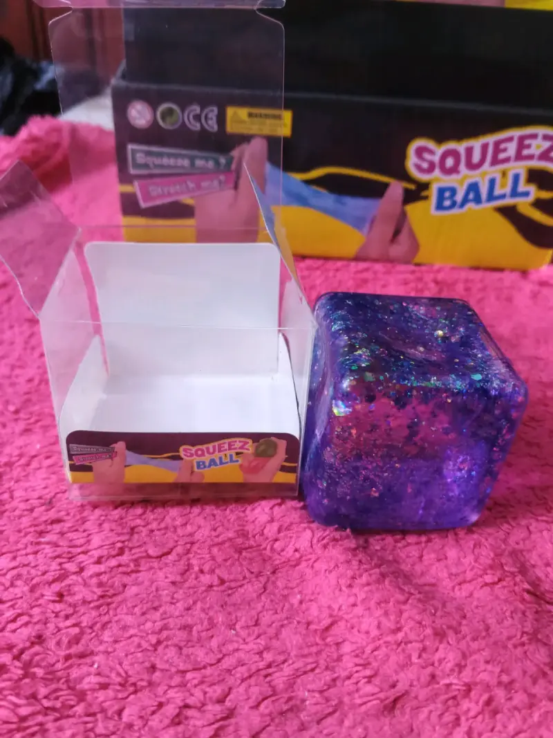 Pelota antiestrés con brillo azul y rosa - 3