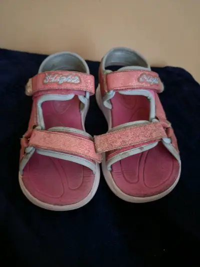 Sandalias infantiles rosadas con velcro - miniatura 1