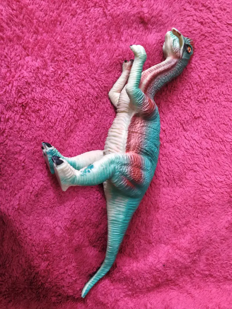 Juguete dinosaurio de goma verde - 2