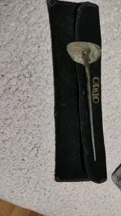 Punzón antiguo con funda de tela - miniatura 1