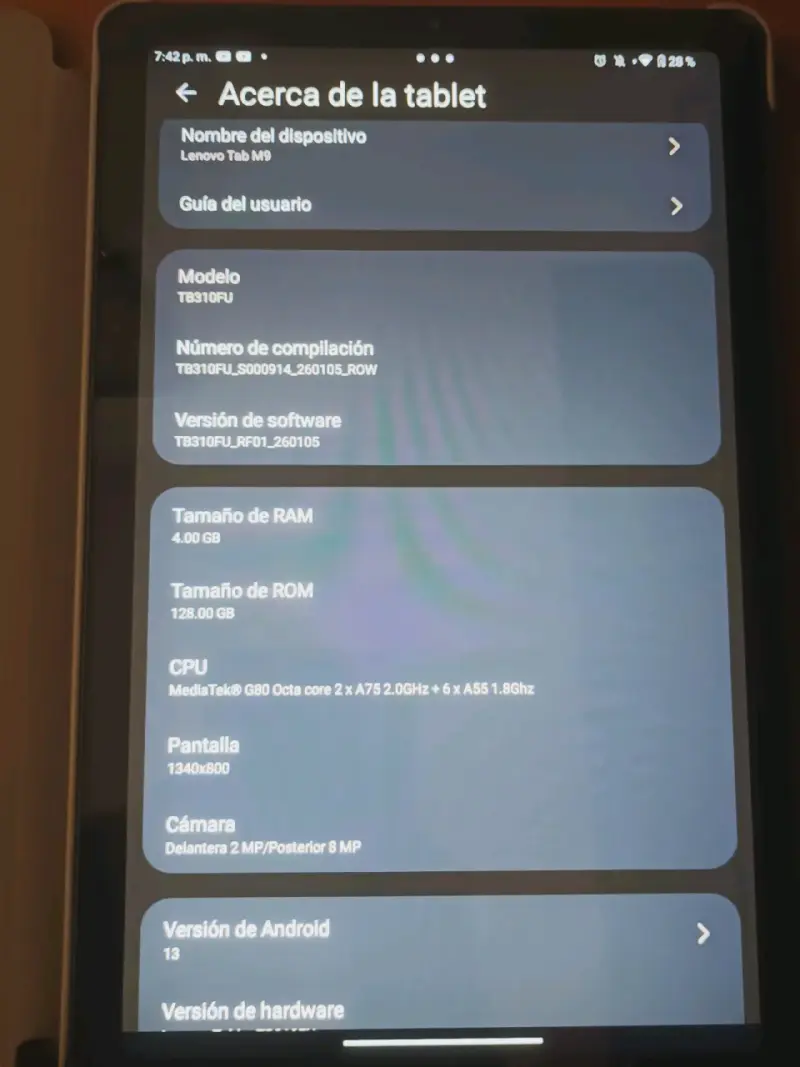 Tablet Lenovo Tab M9 con funda y cargador - 3