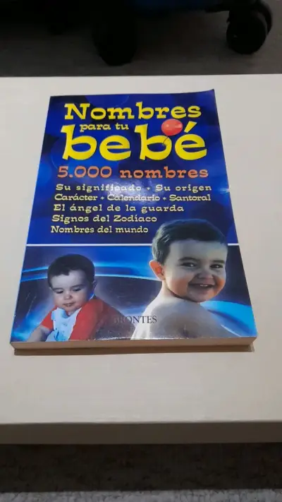 Libro 'Nombres para tu bebé' 5000 nombres - miniatura 1
