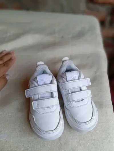 Zapatillas blancas para niños originales - miniatura 4