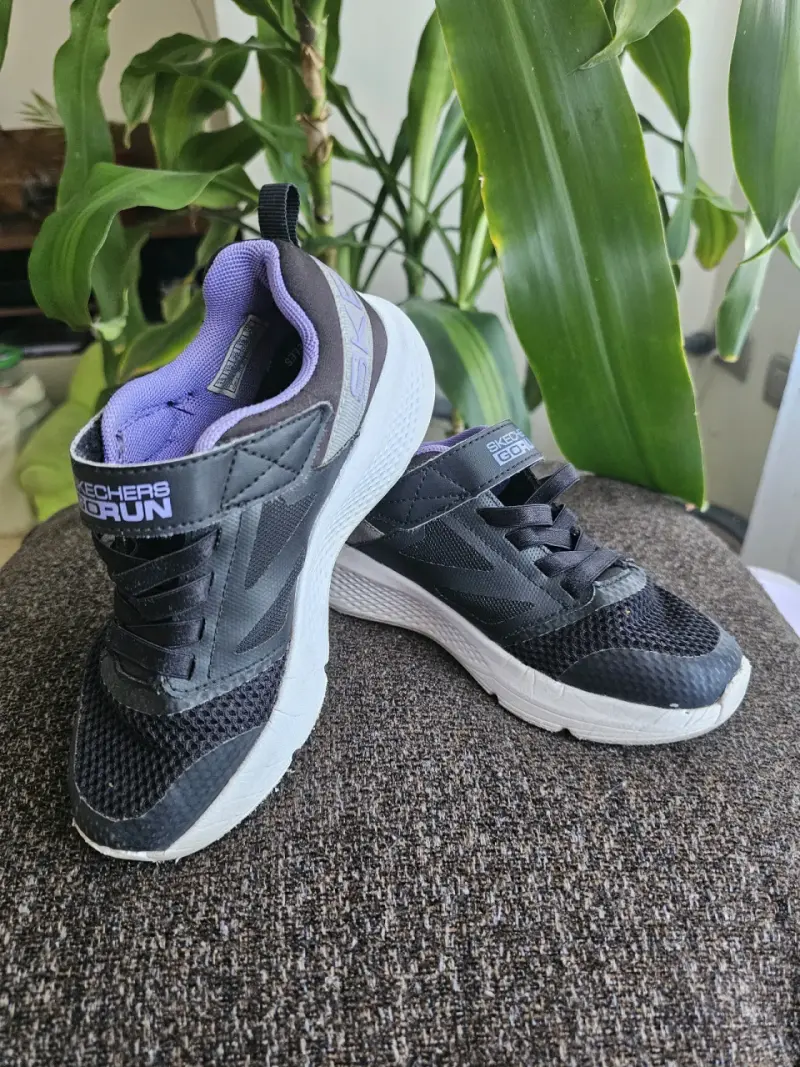 Zapatillas Skechers GOrun negras para mujer