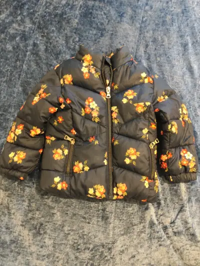 Chaqueta acolchada floral para niña - miniatura 1