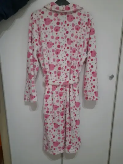 Bata con diseño de lunares rosados - miniatura 2