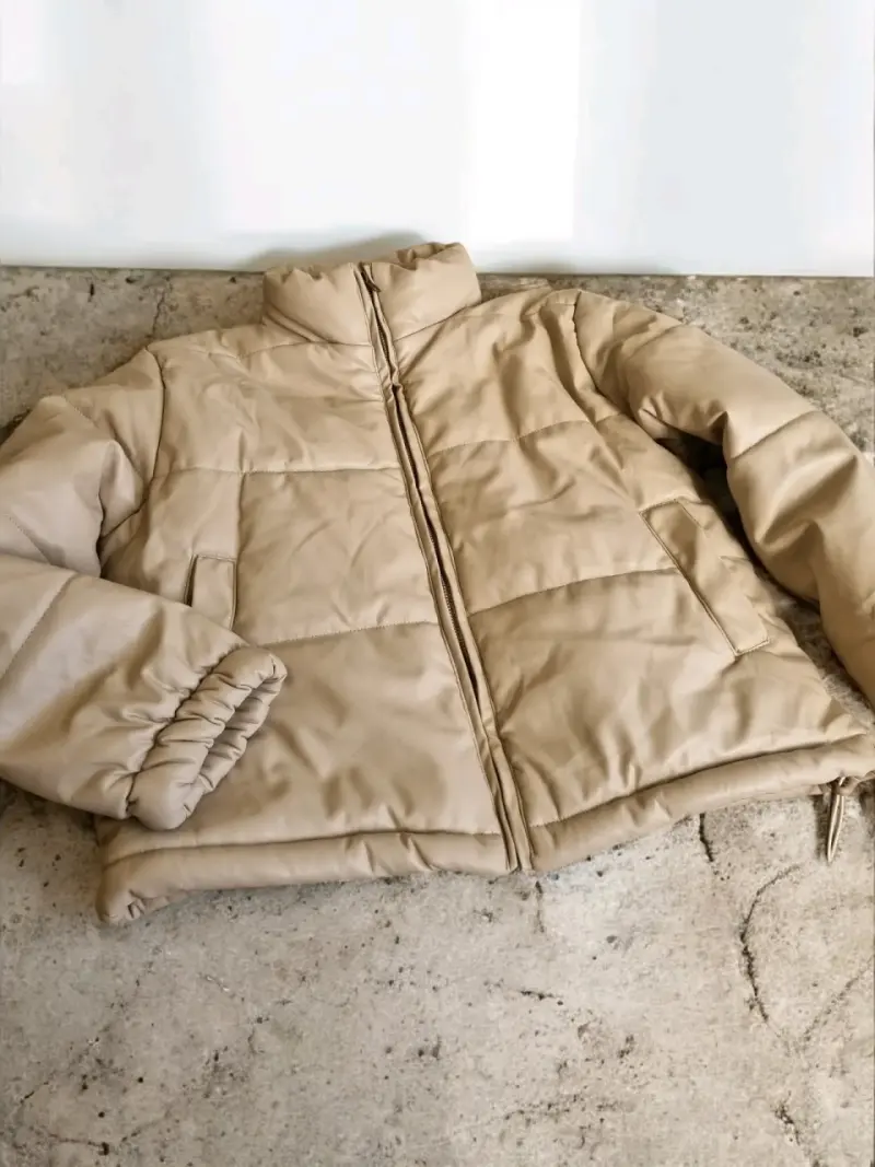 Chaqueta acolchada beige para invierno