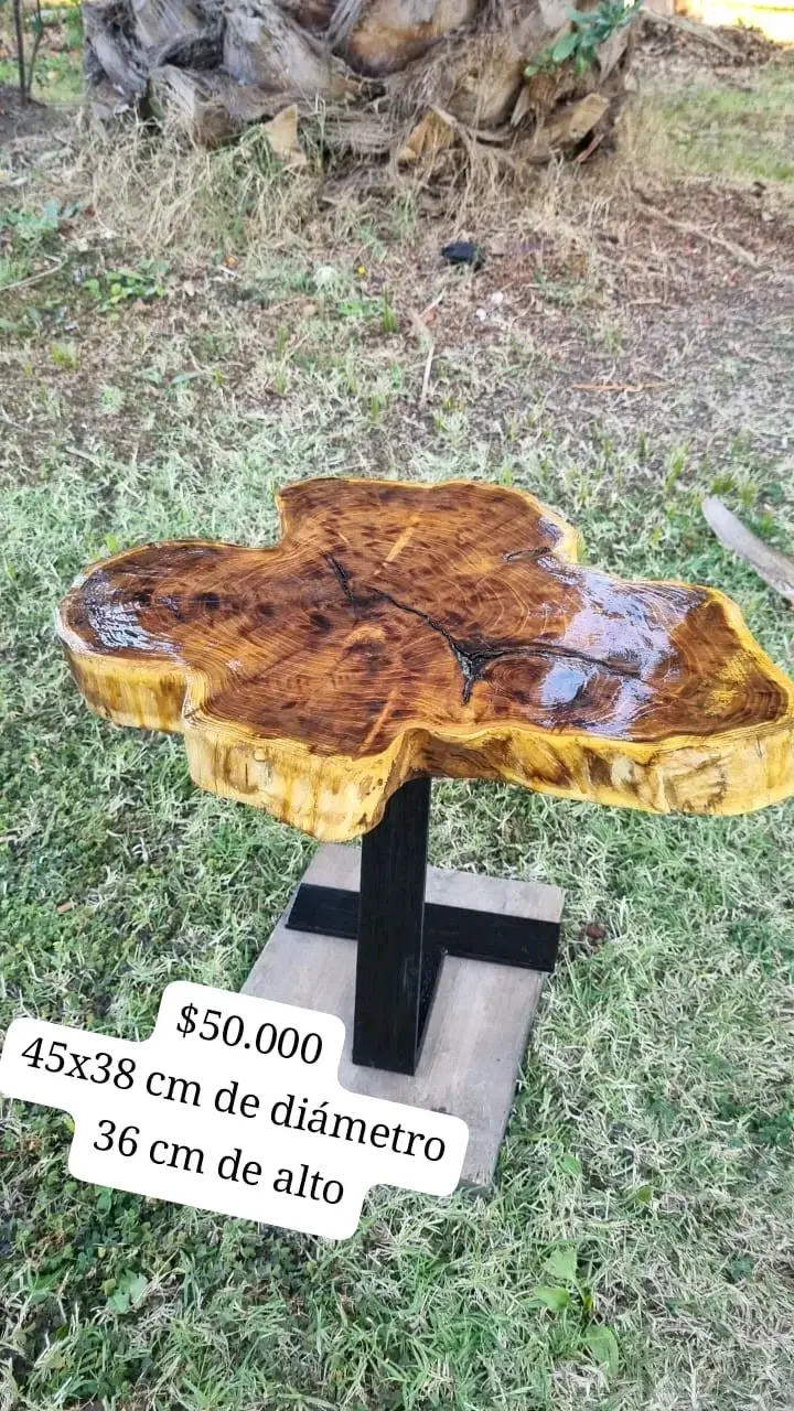 Mesa de madera rústica artesanal