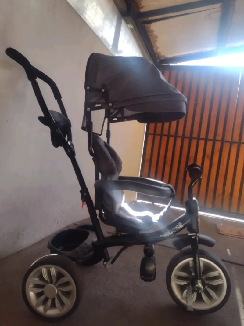 Triciclo para bebé con manillar ajustable - 2