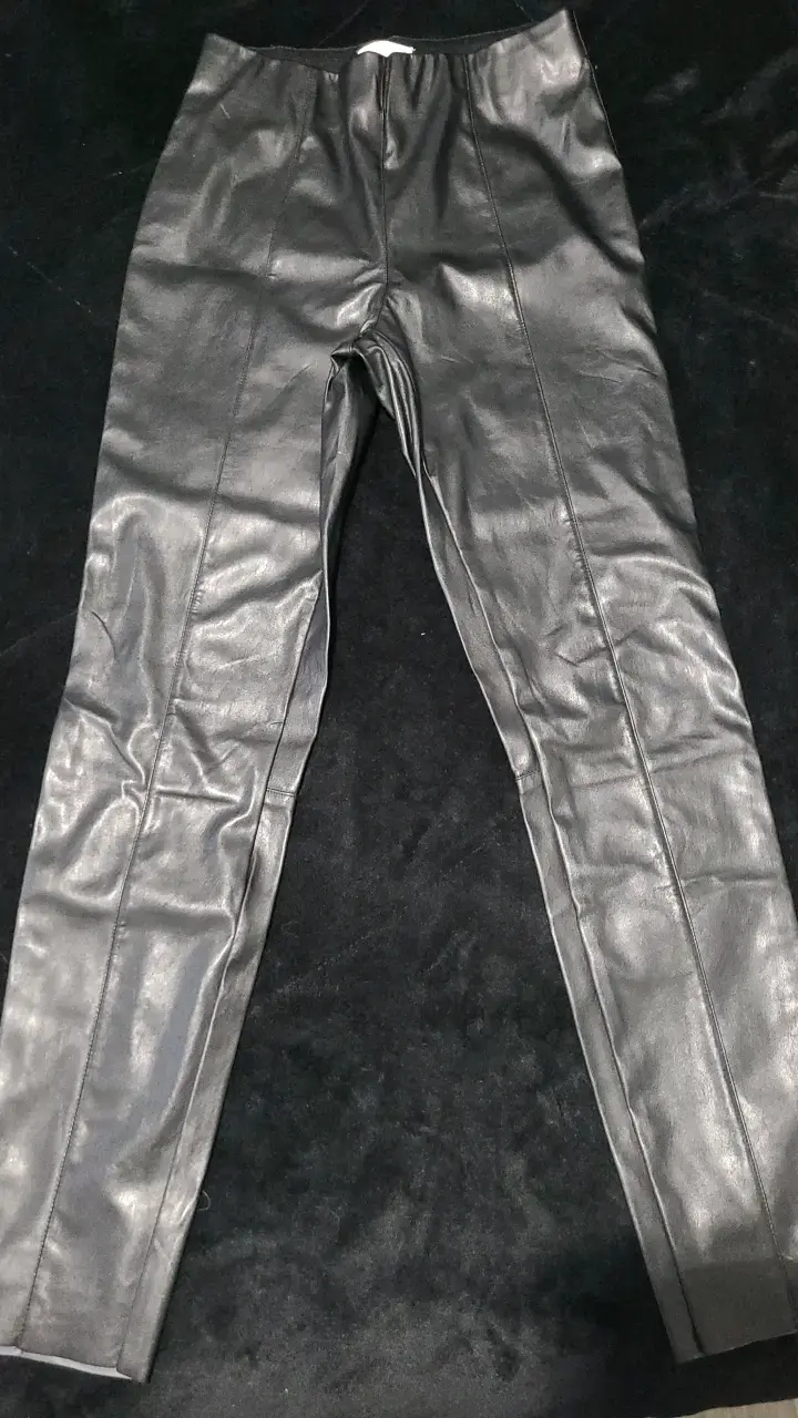 Pantalones de cuero sintético negros - 1