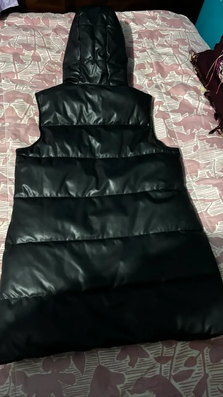 Chaqueta negro con capucha - 4