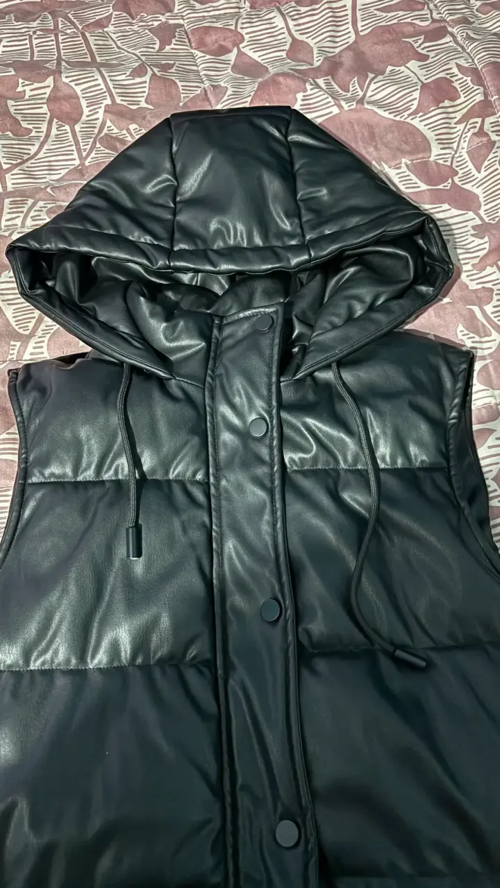 Chaqueta negro con capucha - 5