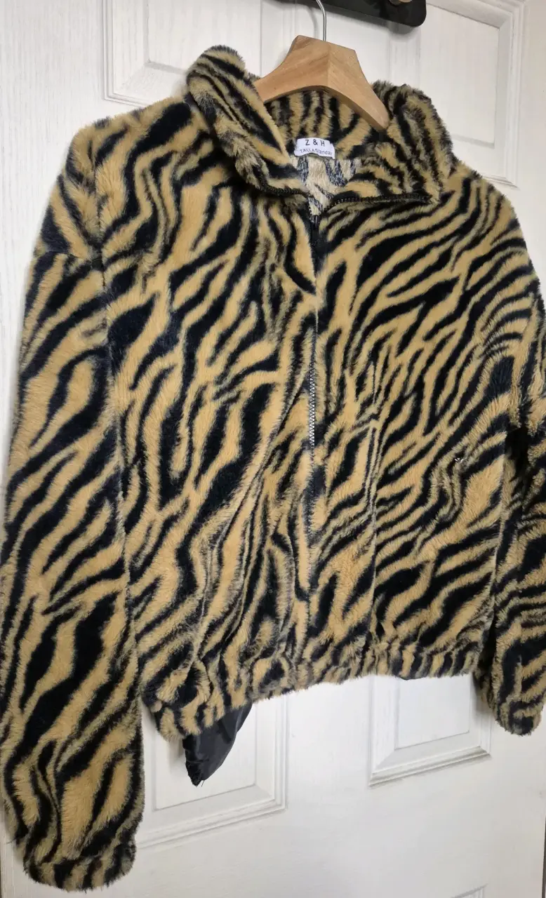Chaqueta corta de peluche estampado animal print - 2