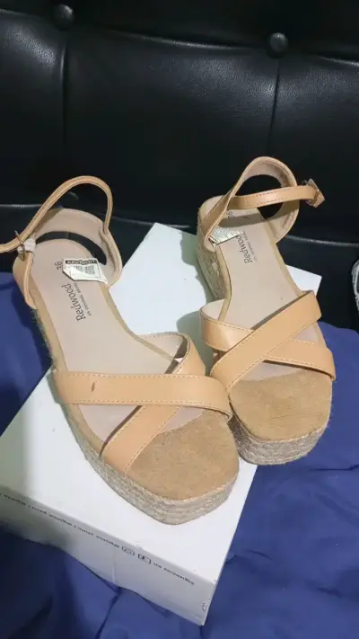 Sandalias plataforma beige Redwood - miniatura 1