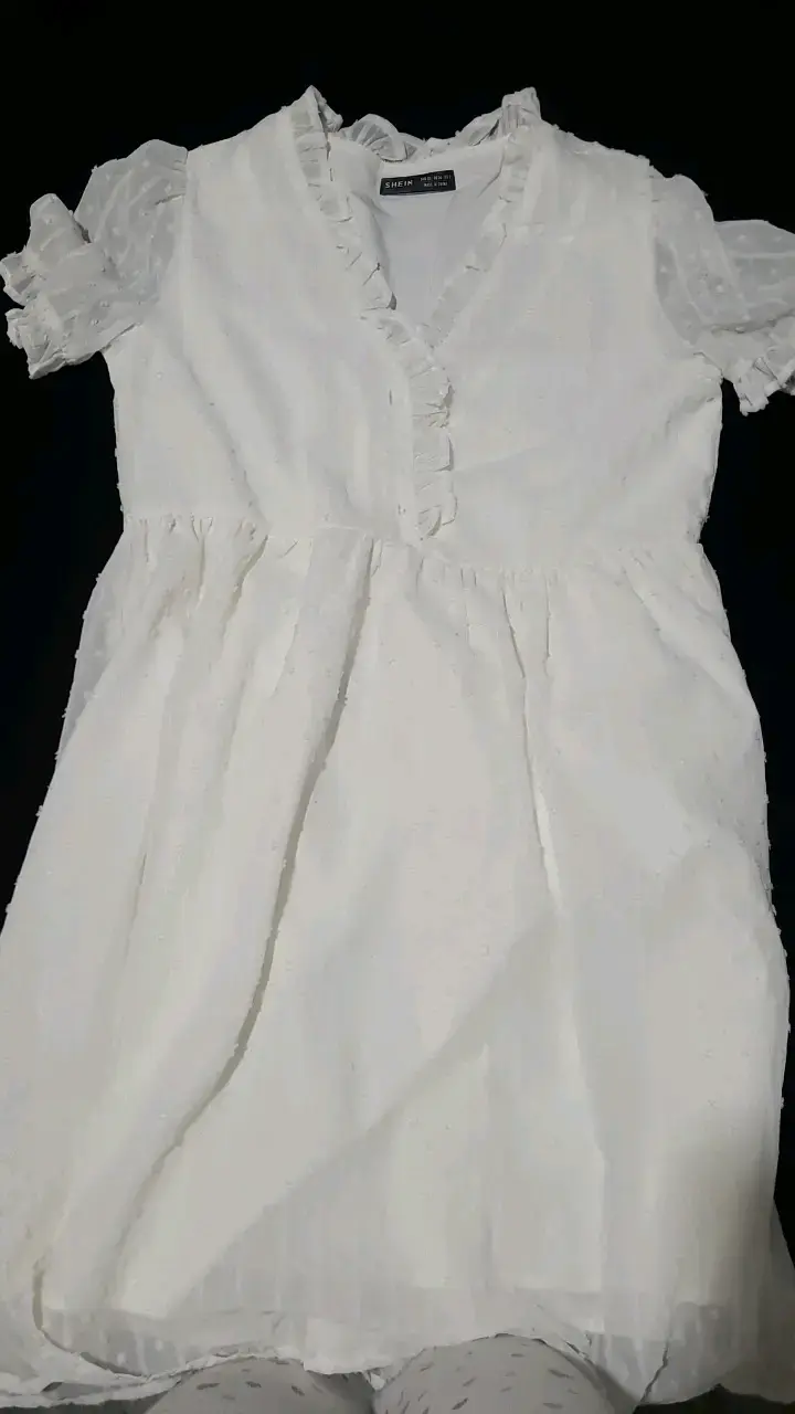 Vestido blanco Shein con volantes - 1