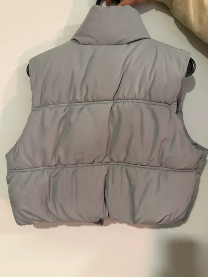 Puffa acolchado gris sin mangas - 3