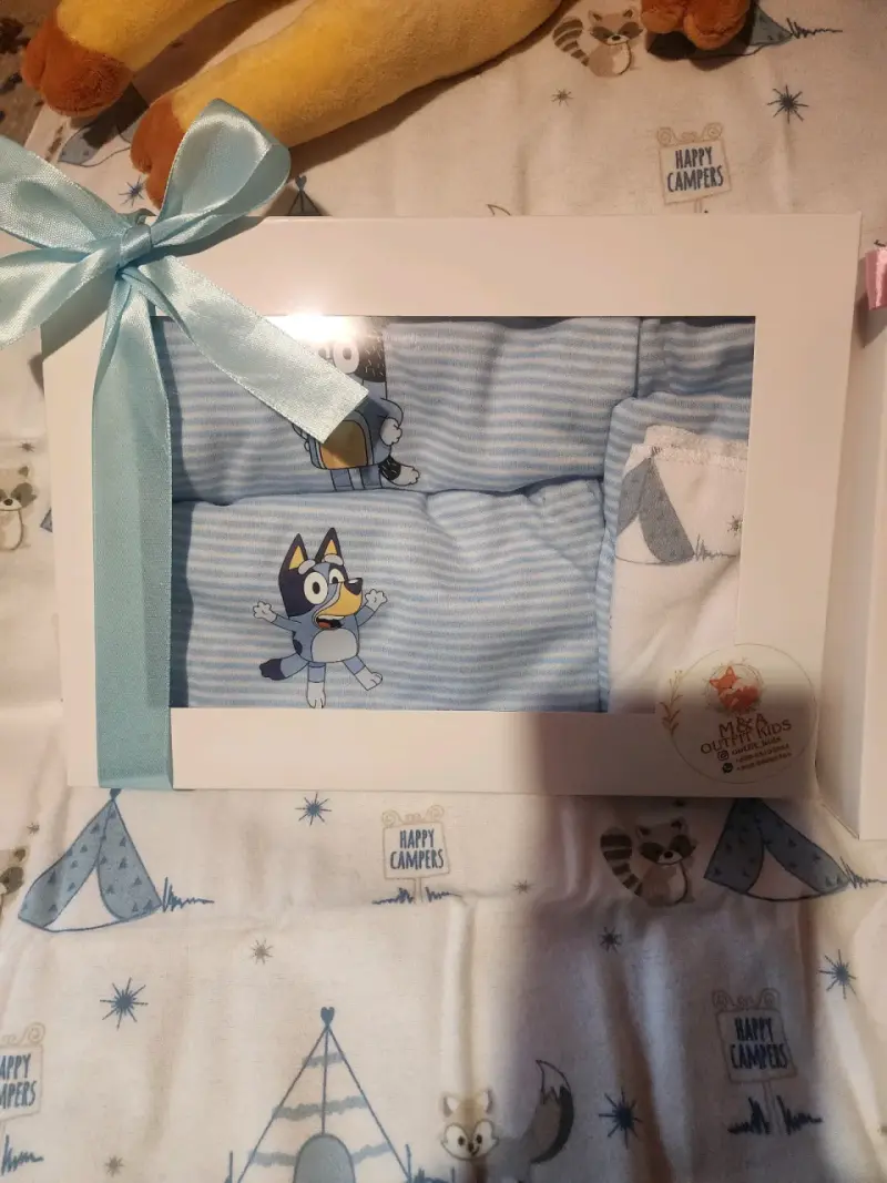 Set de ropa para bebé con diseño de Bluey - 1