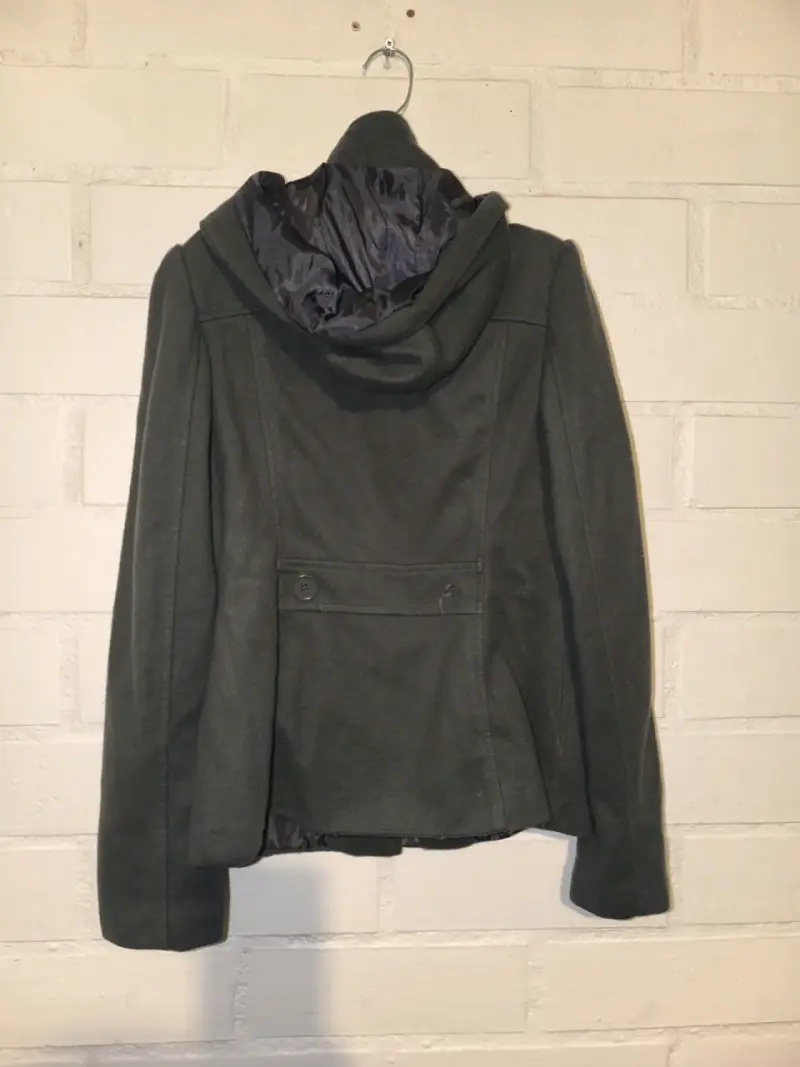 Chaqueta de mujer con capucha verde oscuro