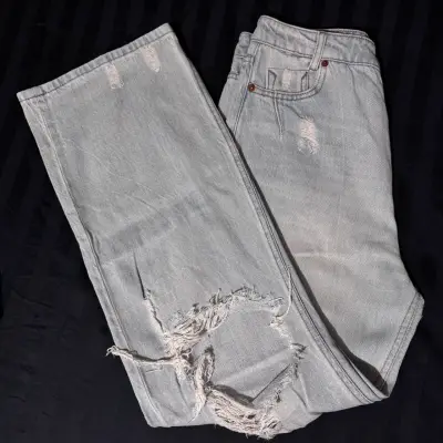 Jeans desgastados de mezclilla claro - miniatura 1