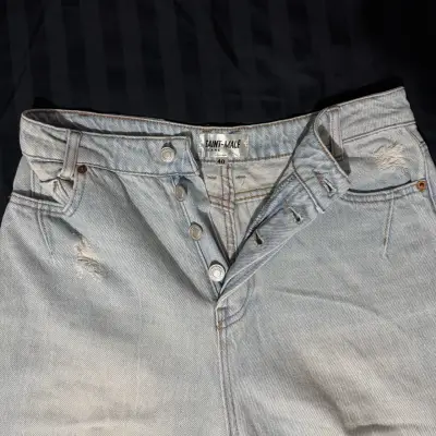 Jeans desgastados de mezclilla claro - miniatura 2