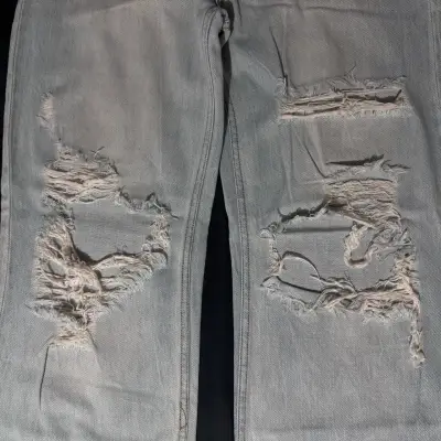 Jeans desgastados de mezclilla claro - miniatura 4