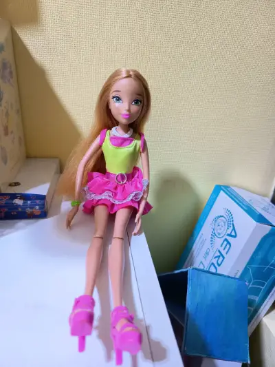 Muñeca Winx Club Flora Jakks Pacific - miniatura 1