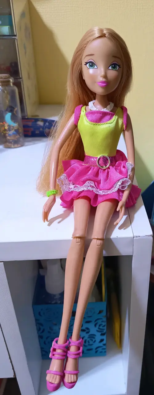Muñeca Winx Club Flora Jakks Pacific - 2