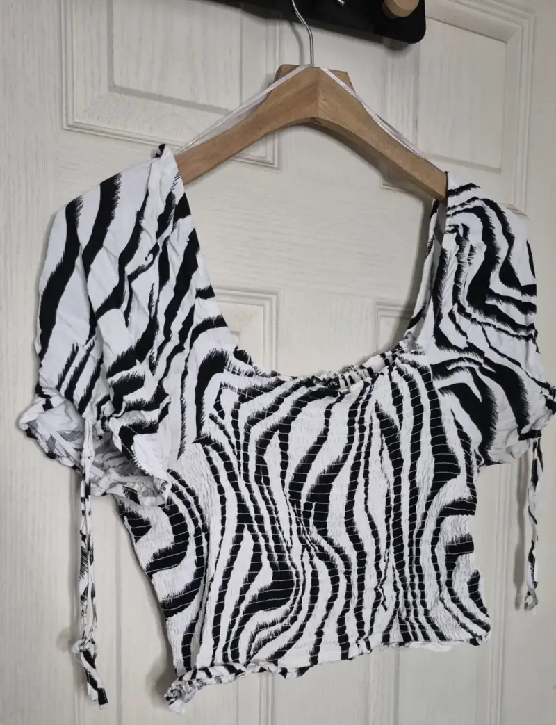 Blusa estampado cebra manga corta - 1