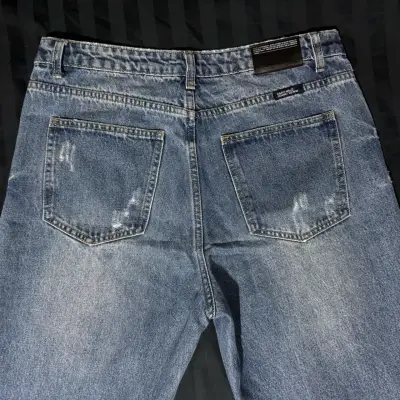 Jeans desgastados azul claro - miniatura 3