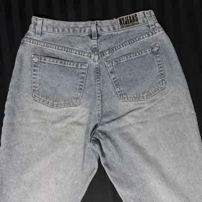 Jeans azul claro de mezclilla - miniatura 3