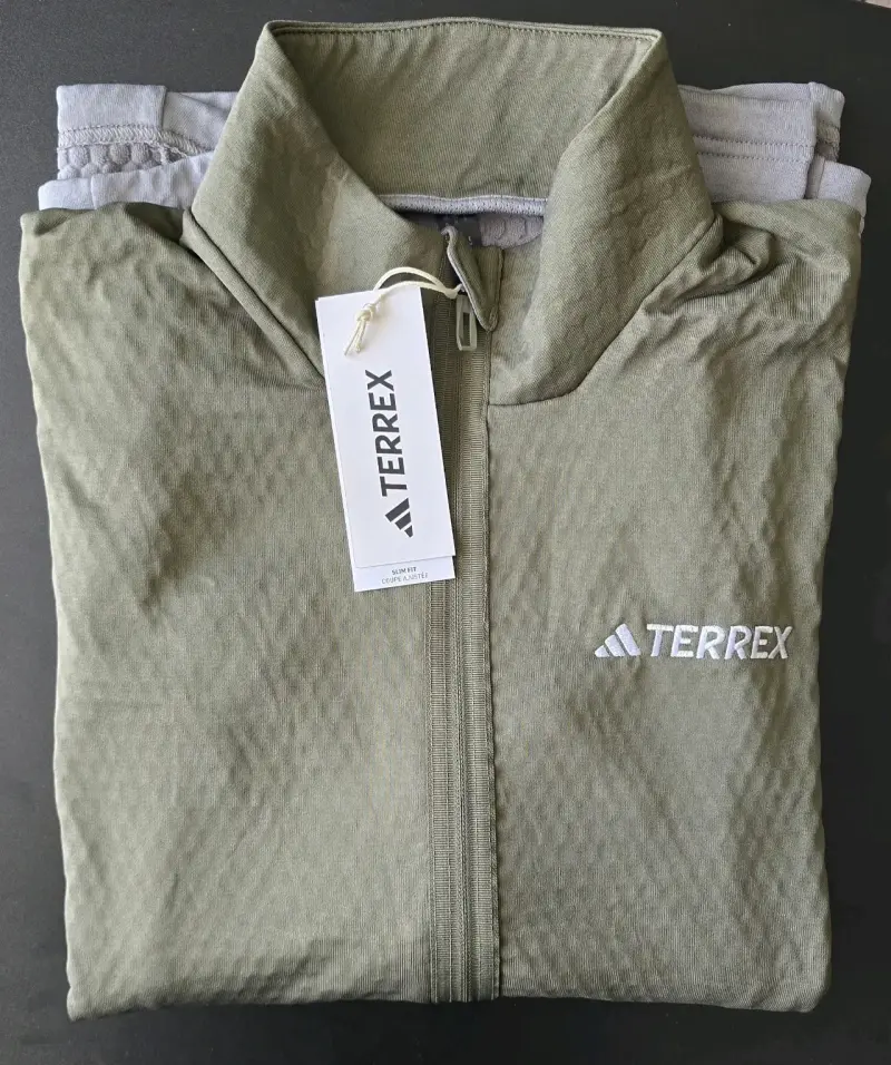 Poleron Adidas Terrex - nuevo con etiqueta. - 1