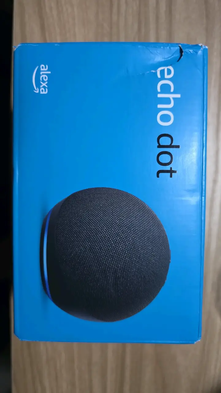 Amazon Echo Dot con Alexa 5ta generación.