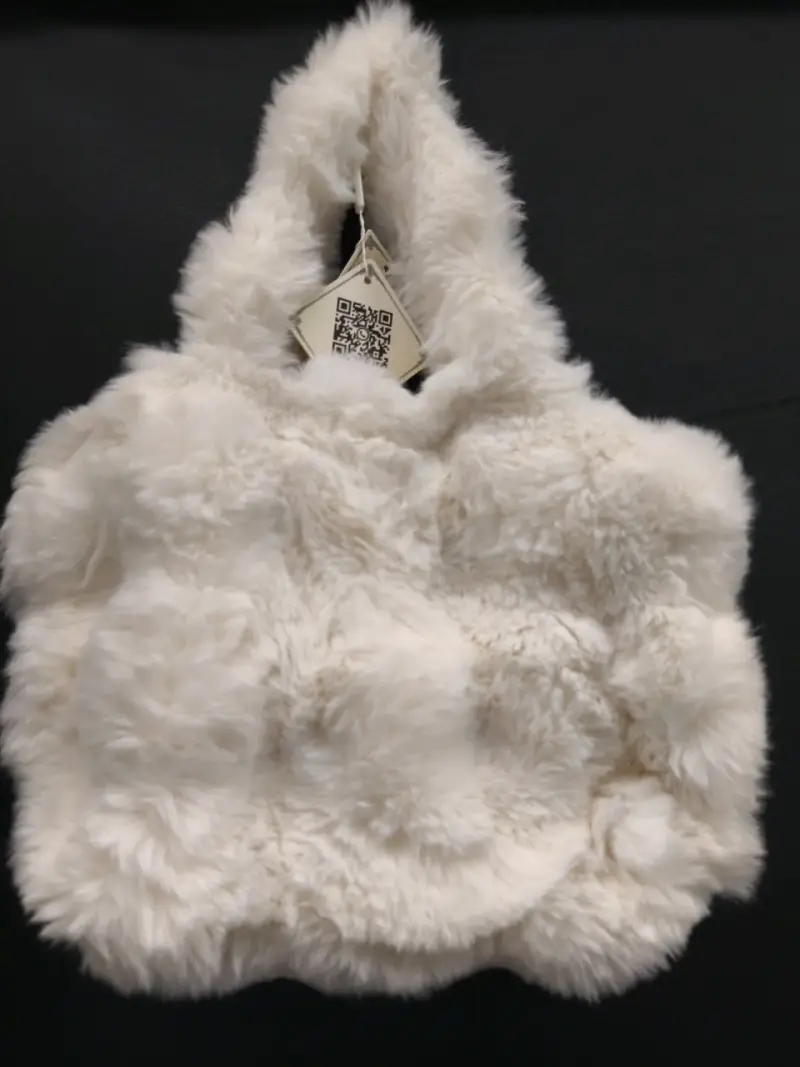 Bolso de mano peludo blanco elegante - 2