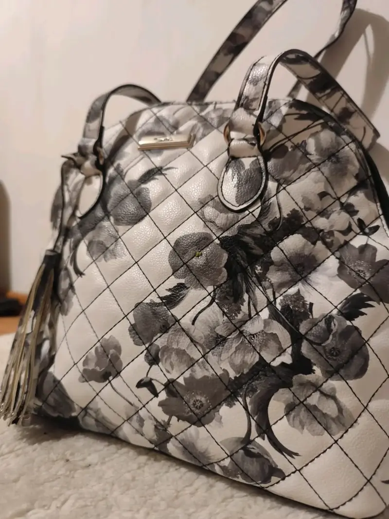 Bolso de mano floral blanco y negro - 3