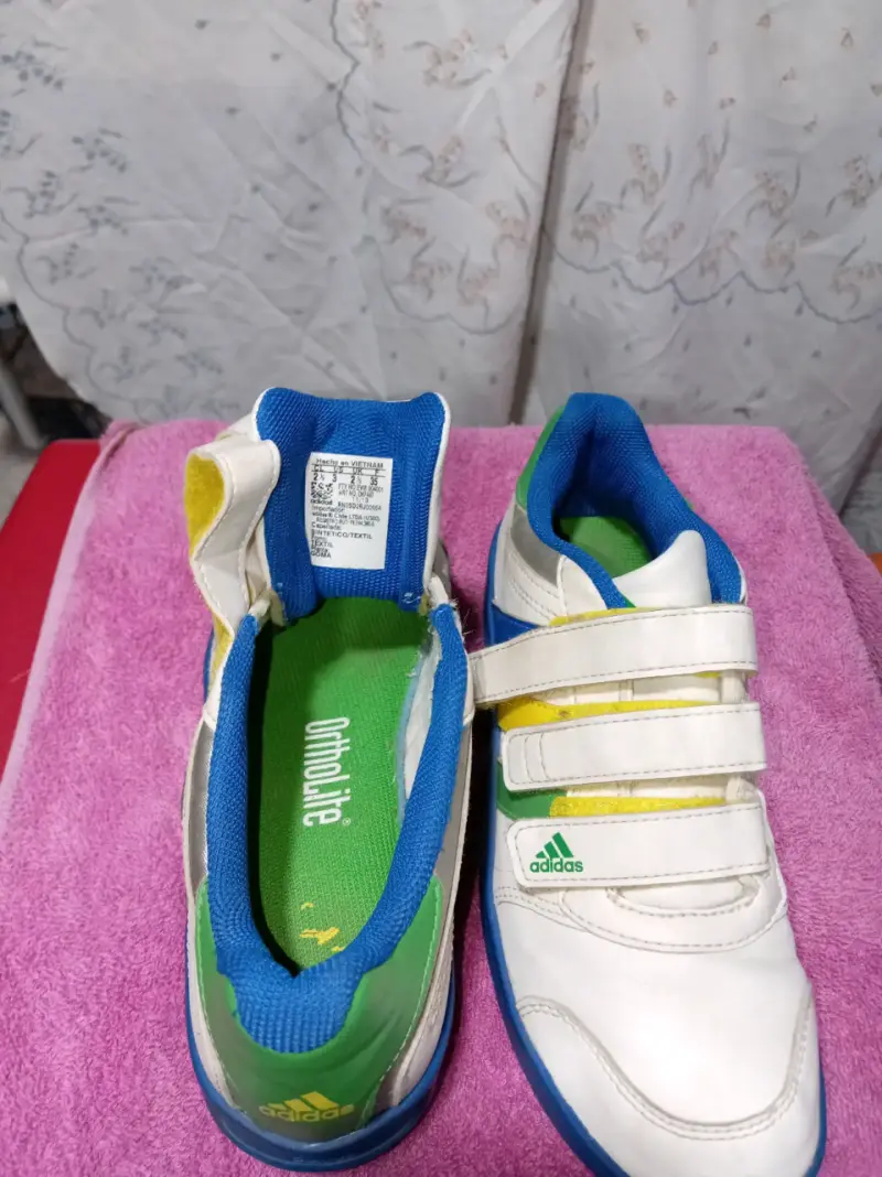 Zapatillas deportivas Adidas blancas con velcro - 2