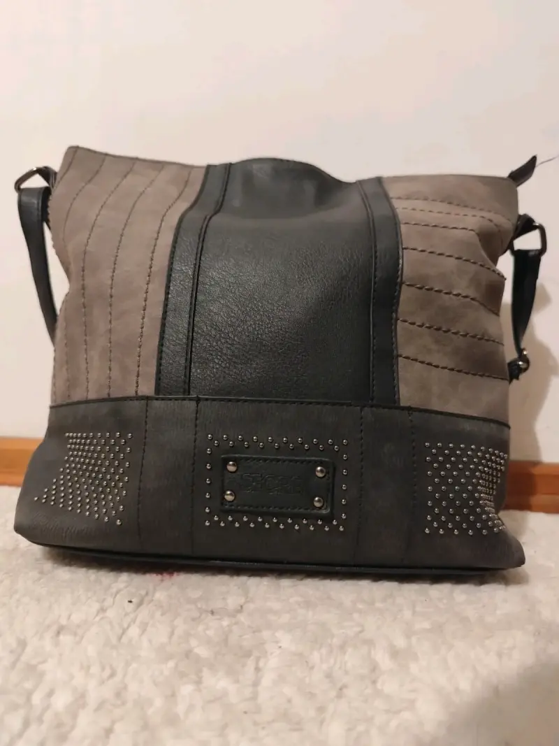 Bolso de cuero Secret con tachas - 1