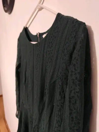 Vestido verde oscuro de encaje - miniatura 2