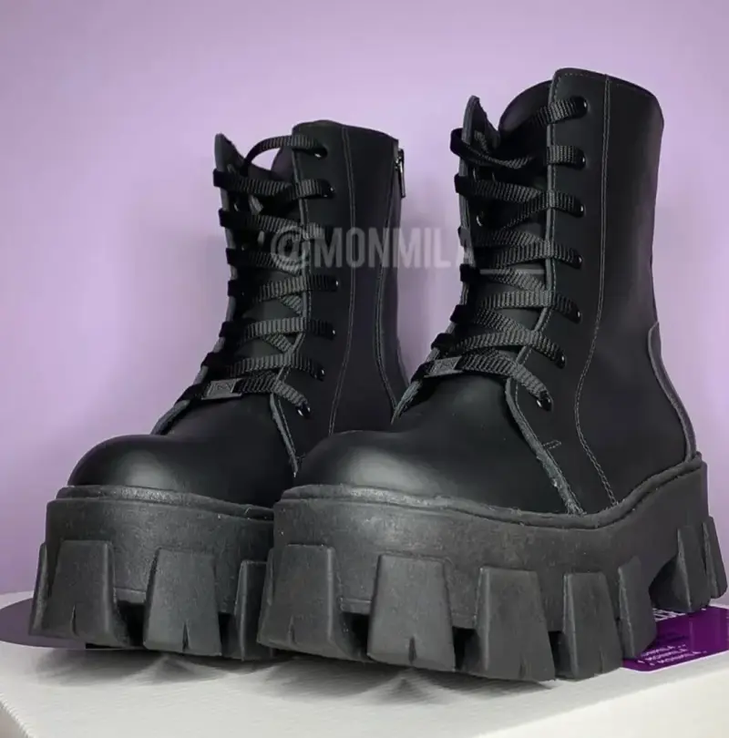 Botas negras de plataforma alta estilo punk - 3