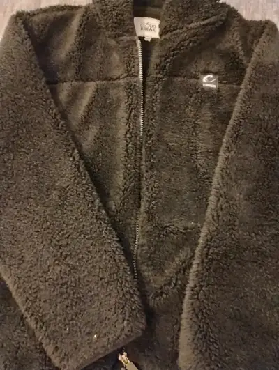 Chaqueta peludita negra con capucha T12 - miniatura 2