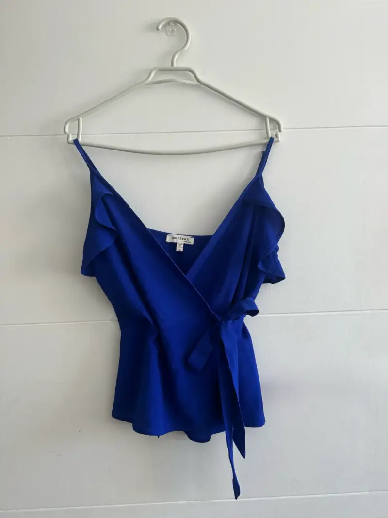 Blusa azul con tirantes y lazo M - 1