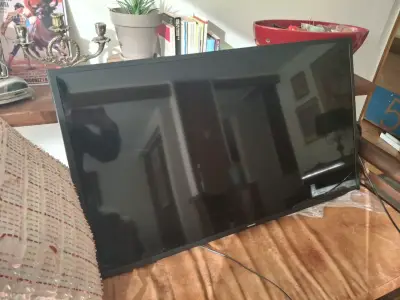 Televisor Samsung LED 43pulgadas serie 5 - miniatura 1