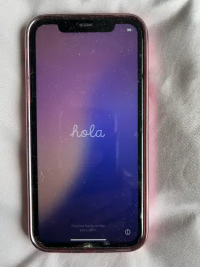iPhone 11 negro en buen estado - miniatura 3