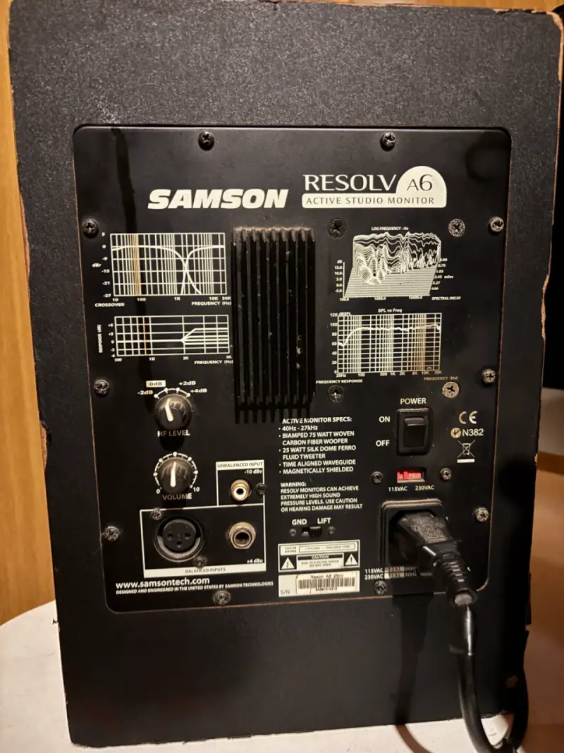 Monitor de estudio Samson Resolv A6 - 2