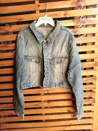 Chaqueta de mezclilla corta para mujer - miniatura 1