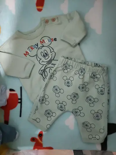 Conjunto bebé Mickey Mouse verde claro - miniatura 1