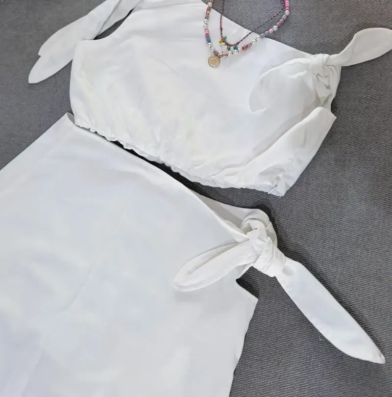 Set blanco con top asimétrico - 2