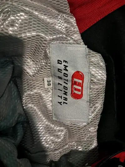 Pantalones de esquí rojos con tirantes - miniatura 3