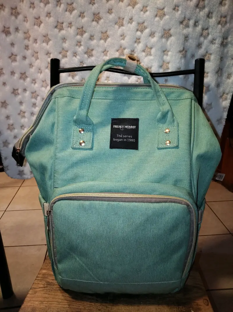 Mochila verde Freaky Mommy espaciosa - 1