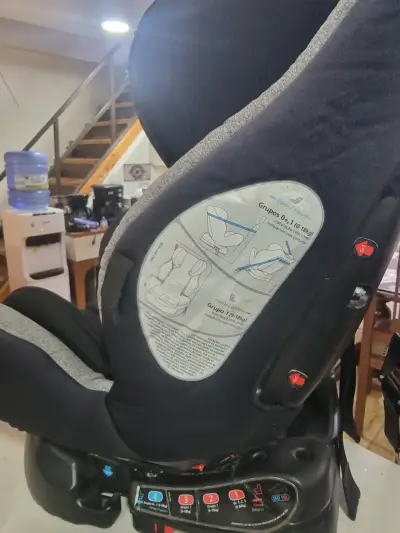 Silla de auto infantil con ISOFIX - miniatura 1