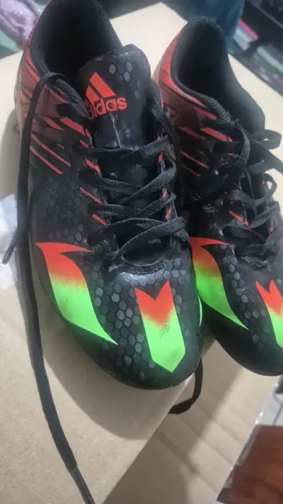 Zapatillas de fútbol Adidas negras y verdes - miniatura 2